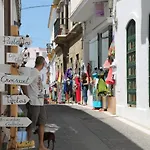 Seis Personas Кониль-де-ла-Фронтера