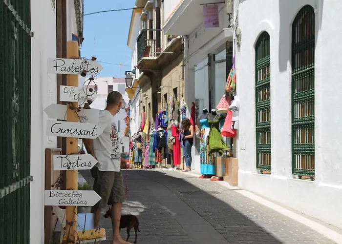Seis Personas Conil De La Frontera